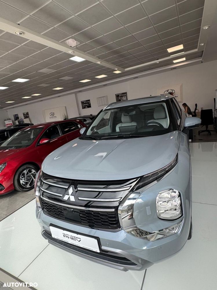 Mitsubishi Outlander - 8