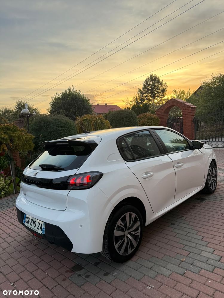 Peugeot 208 - 16