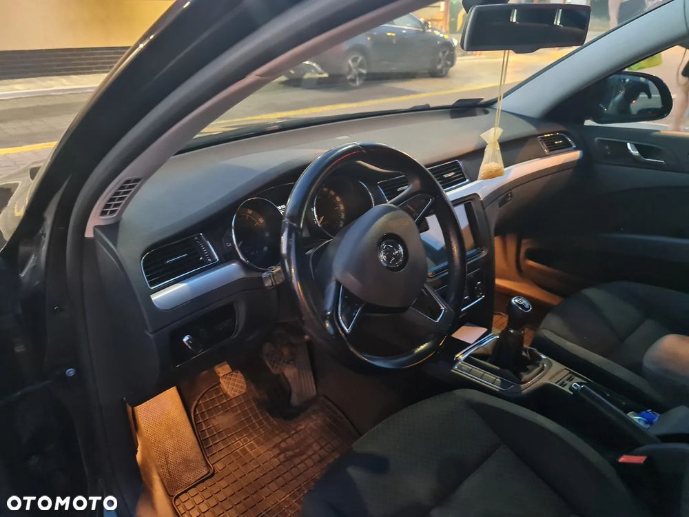 Skoda Superb 1.8 TSI Ambition - 14