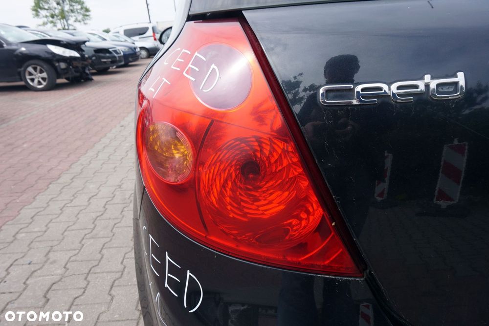 LAMPA TYLNA LEWA CEED I 5D HB 92401-1H001 KIA 2006-2009 - 3