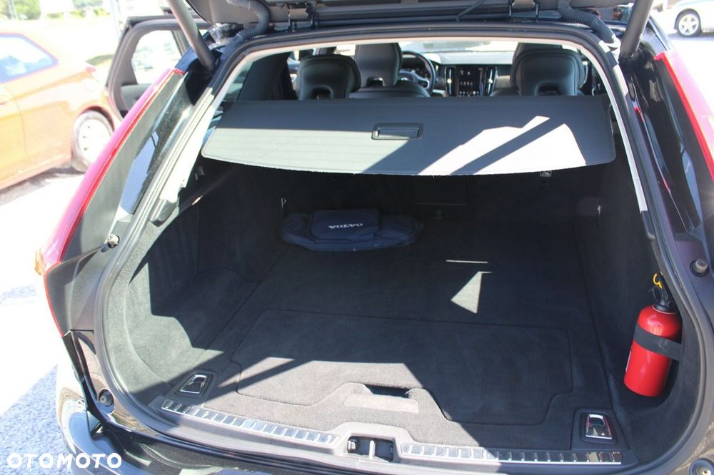 Volvo V90 Cross Country D4 AWD - 33