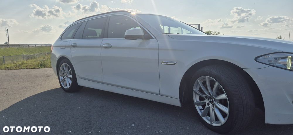 BMW Seria 5 525d xDrive - 5