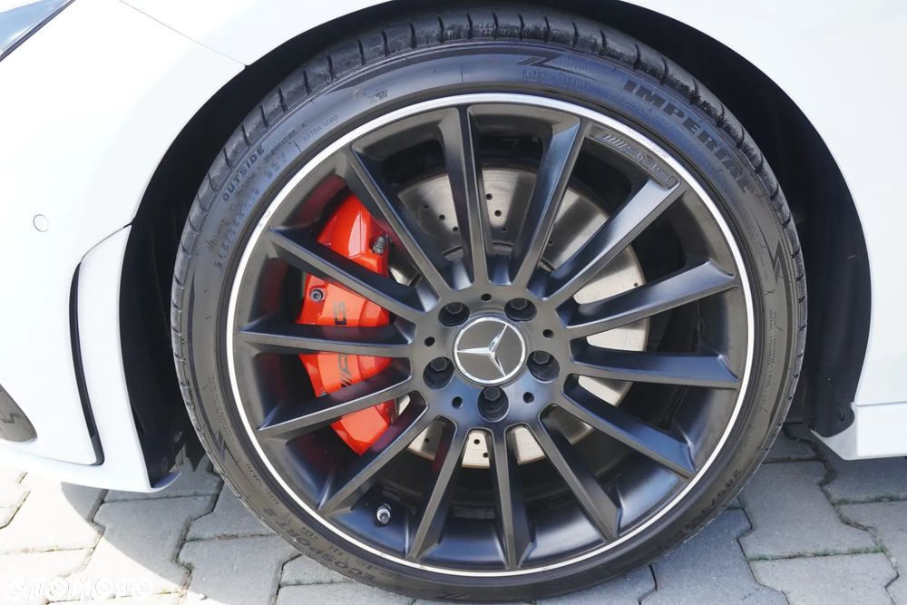 Mercedes-Benz CLA AMG 35 4Matic B AMG Speedshift 7G-DCT - 17