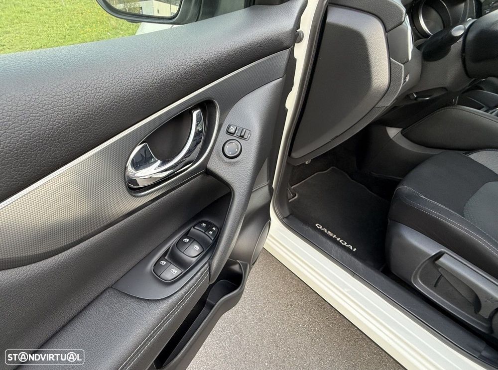 Nissan Qashqai 1.5 dCi N-Connecta - 21