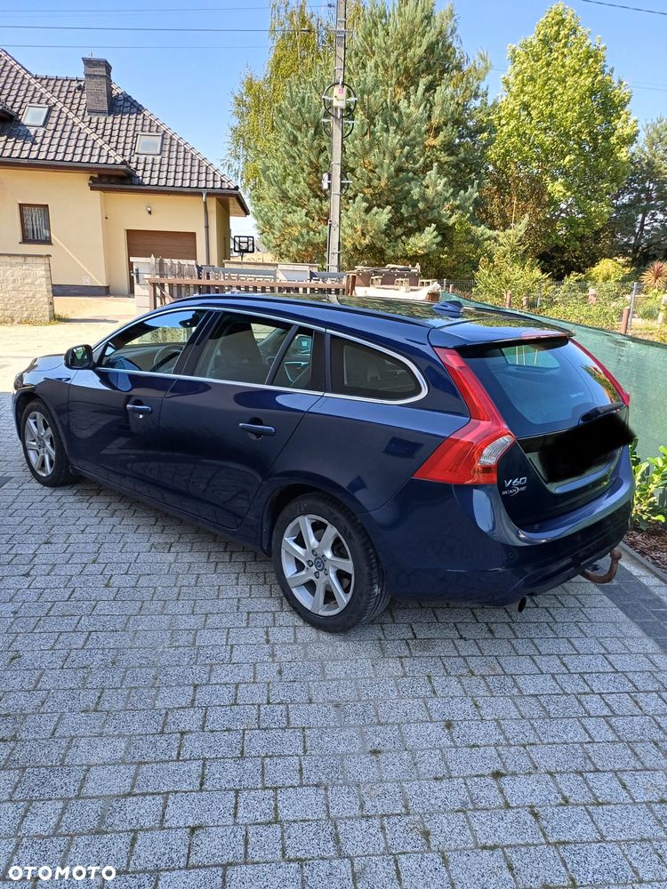 Volvo V60 D2 Momentum - 2