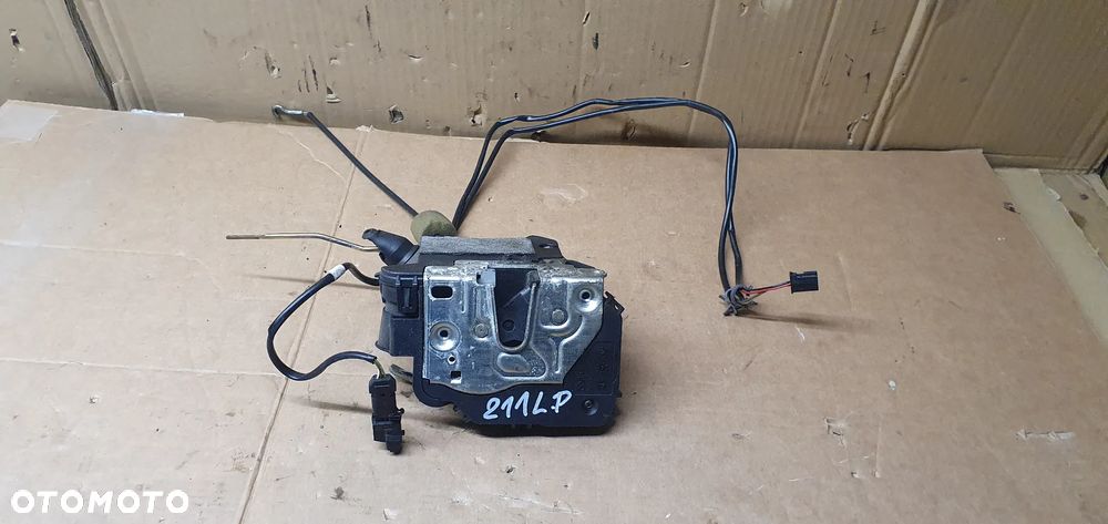 Zamek drzwi lewy przód przedni lewy Mercedes E-Klasa W211 - 1