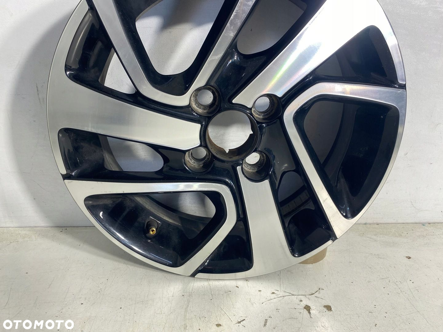 FELGA ALUMINIOWA PEUGEOT 108 C1 AYGO 15 4.5JX15 ET-35 4X100 EU - 4
