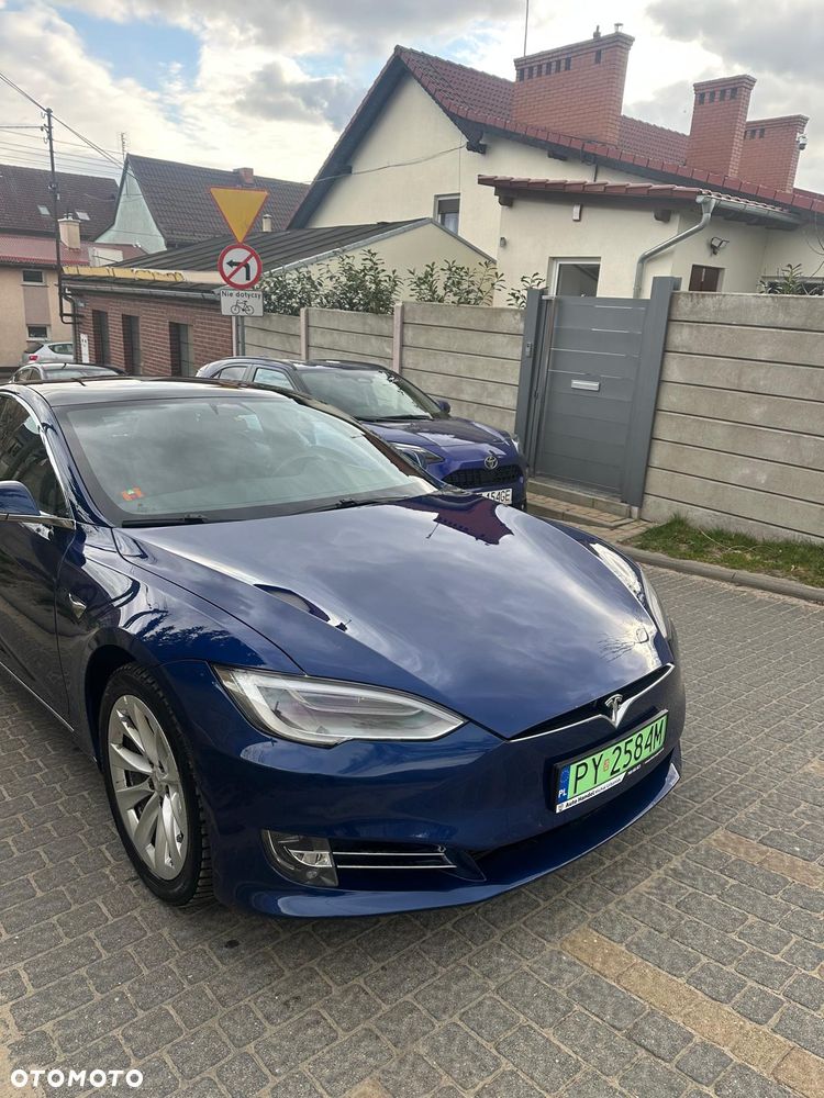 Tesla Model S - 7