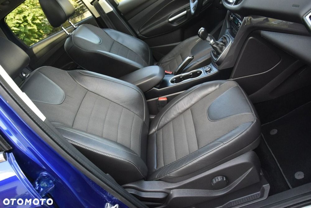 Ford Kuga 2.0 TDCi 2x4 Titanium - 28