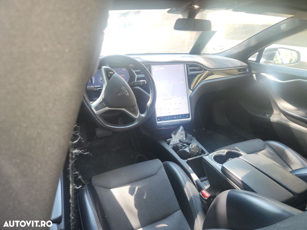 Tesla Model S Performance - 5