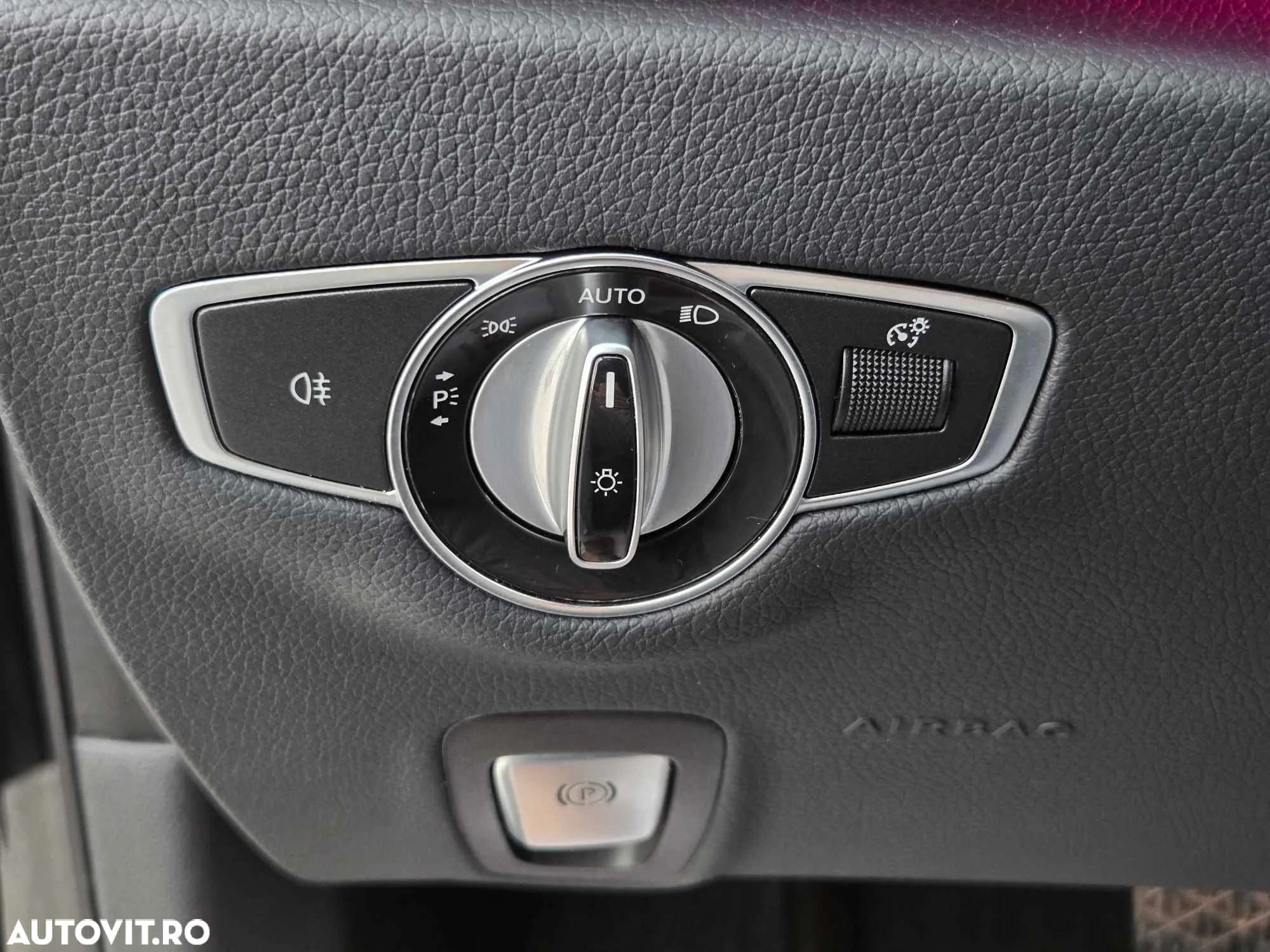Mercedes-Benz E 220 d T 9G-TRONIC Avantgarde - 32