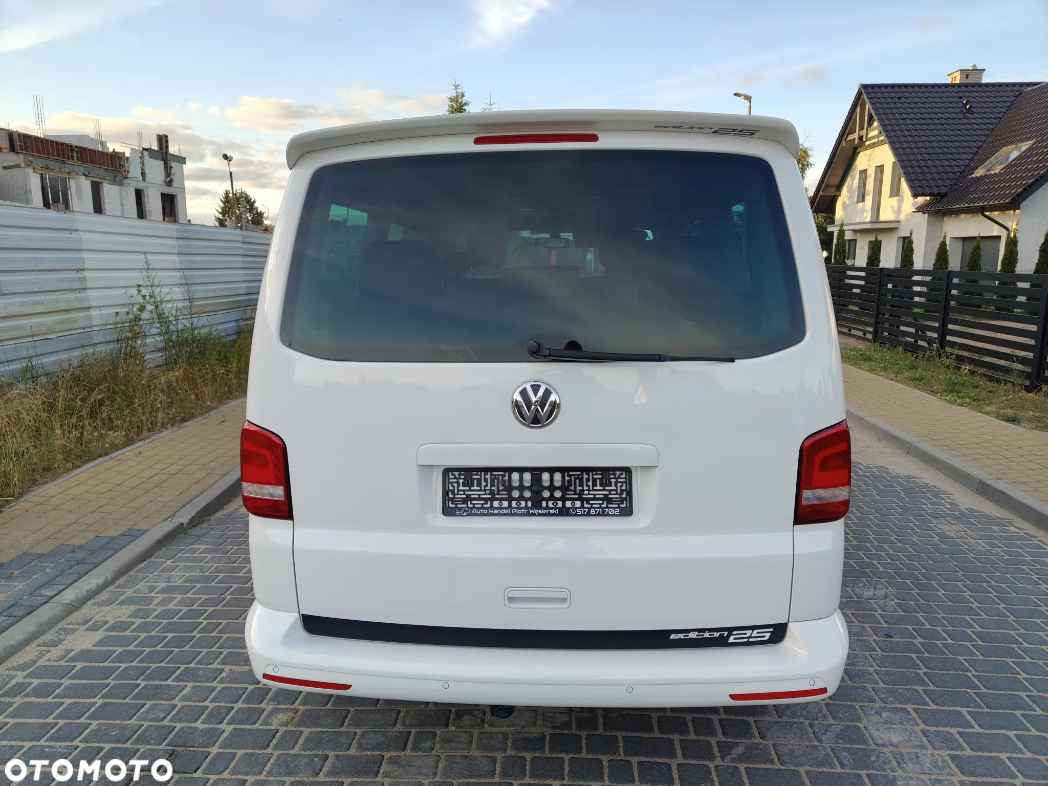 Volkswagen Multivan - 8