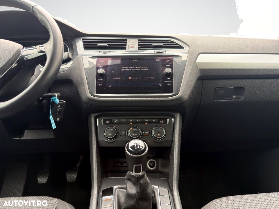 Volkswagen Tiguan - 18
