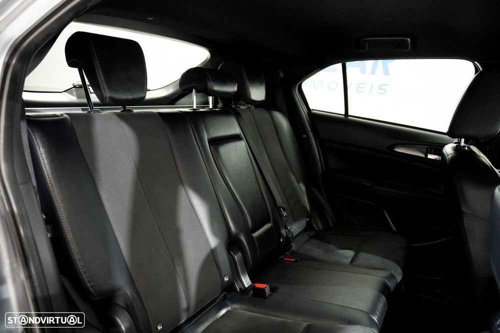 Mitsubishi Eclipse Cross 2.4 PHEV eMotion - 17