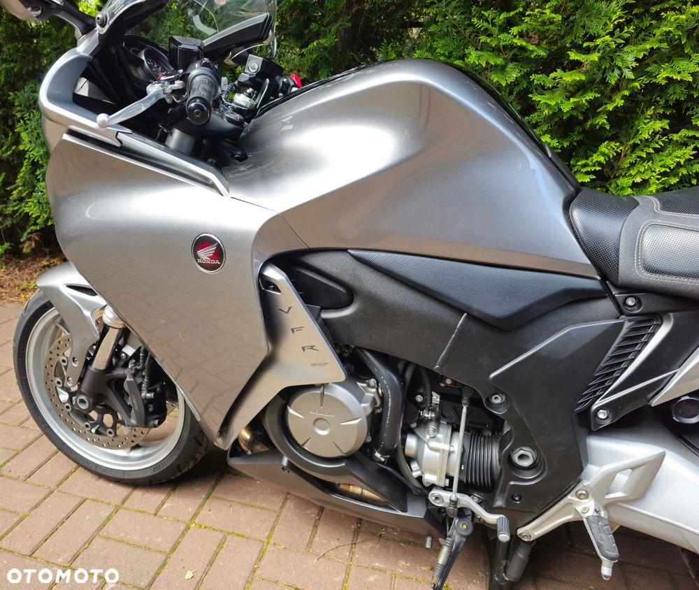 Honda VFR - 8