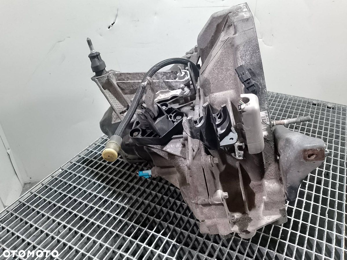 SKRZYNIA BIEGÓW MANUALNA DACIA LOGAN JR5147 1.5 DCI - 3