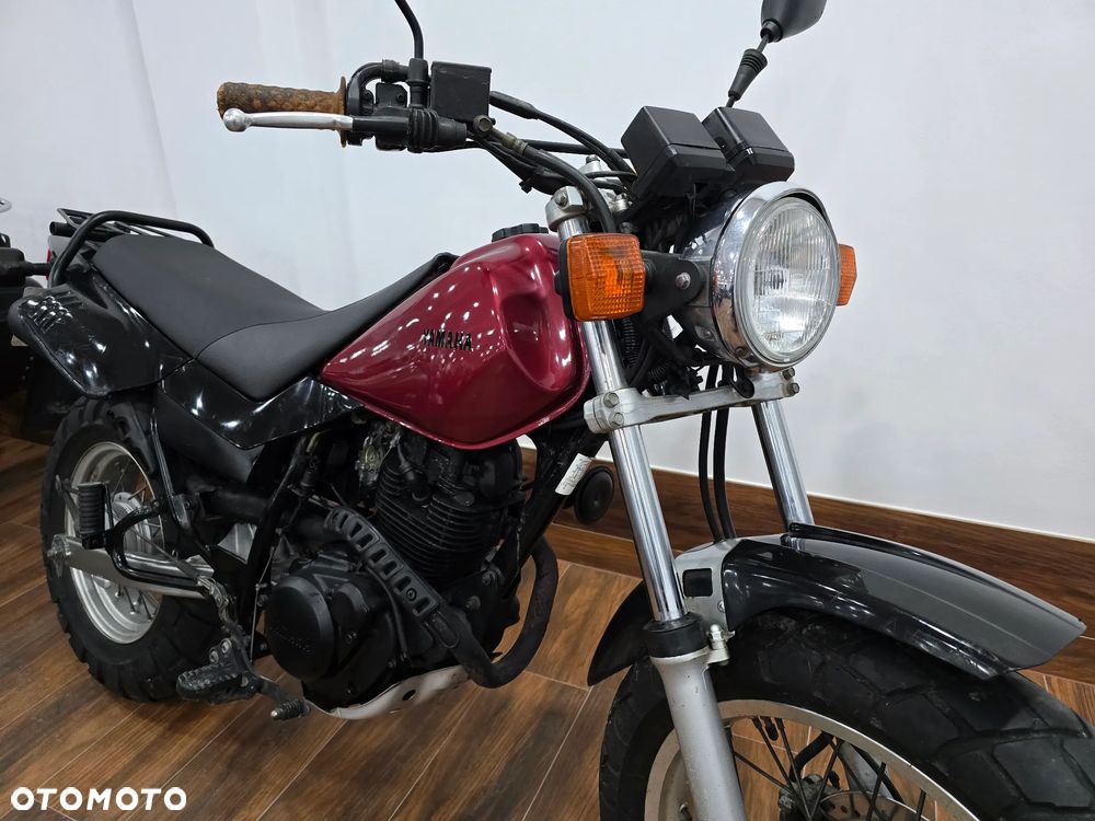 Yamaha TW - 9