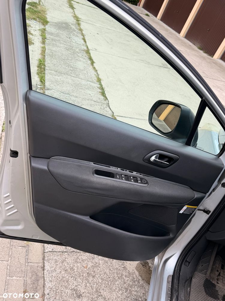 Peugeot 5008 1.6 HDi Premium - 10