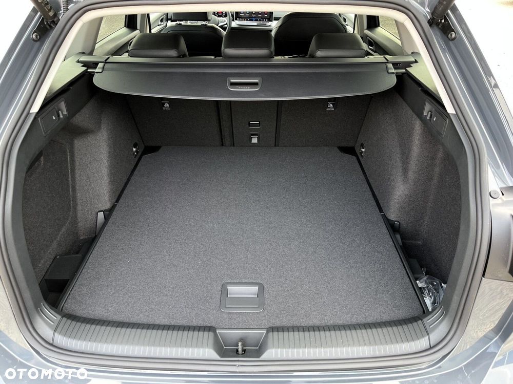 Volkswagen Golf Variant 1.5 eTSI mHEV Life Plus DSG - 27