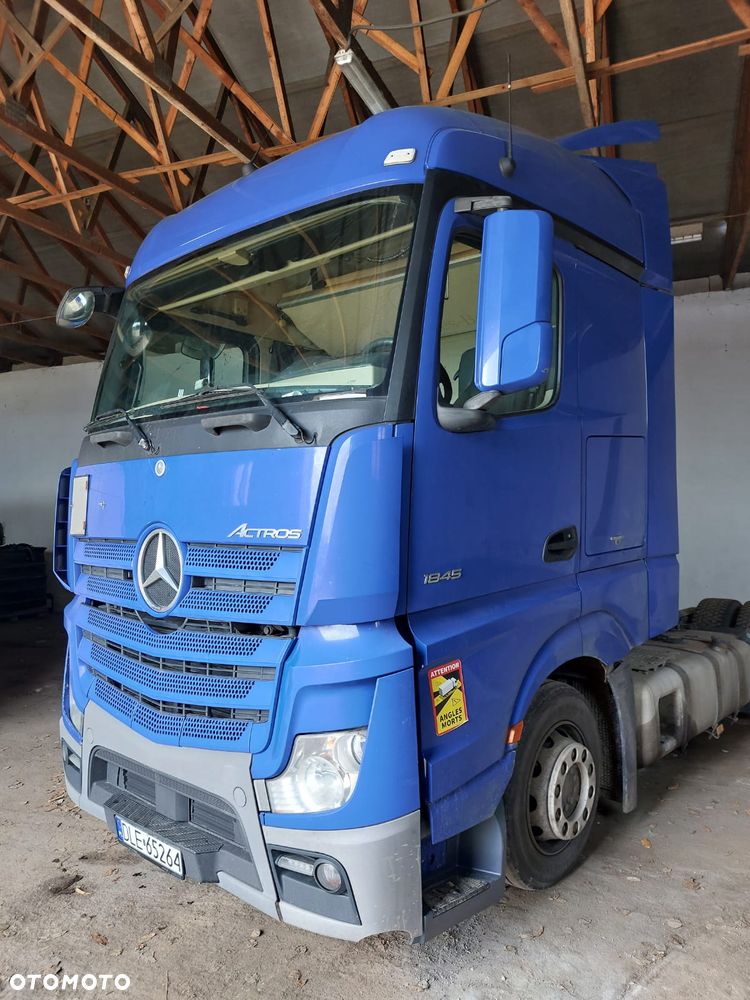 Mercedes-Benz Actros - 2