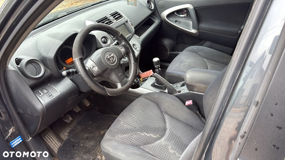 Toyota RAV4 2.2 D-4D 4x4 - 15