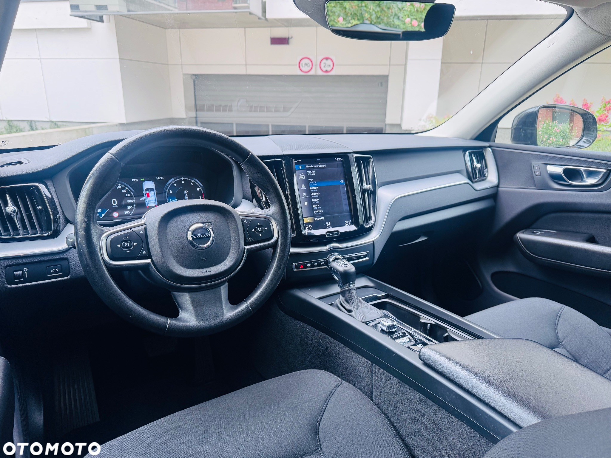 Volvo XC 60 T4 Momentum - 19
