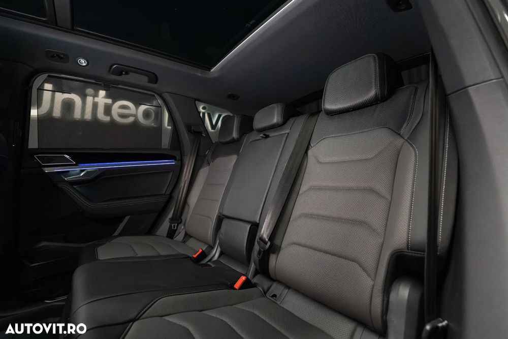 Volkswagen Touareg V6 TDI 4MOTION R-Line - 27