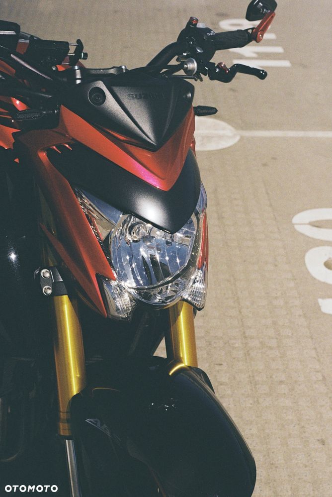 Suzuki GSX 1000 - 25