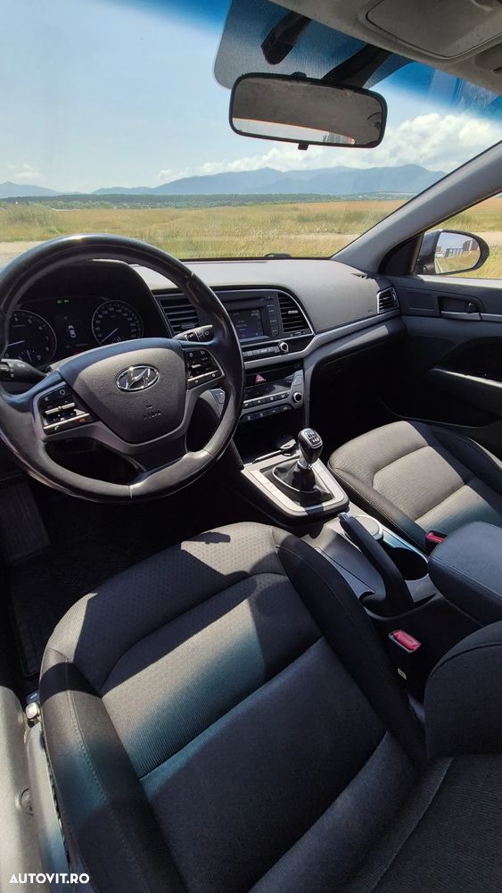 Hyundai Elantra 1.6 MPi Exclusive - 2