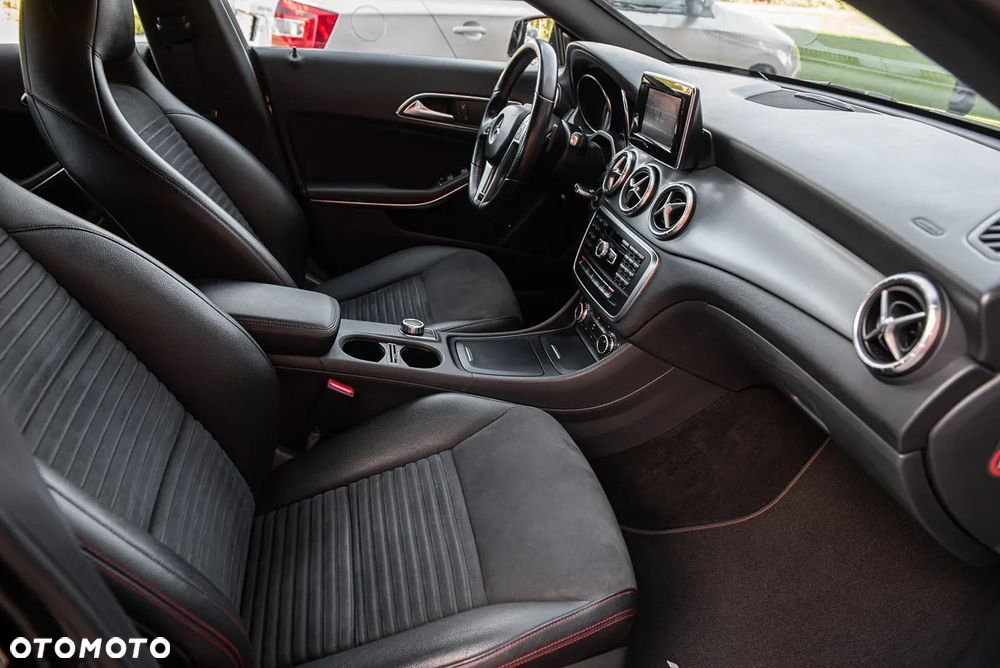Mercedes-Benz CLA 220 d 7G-DCT AMG Line - 17
