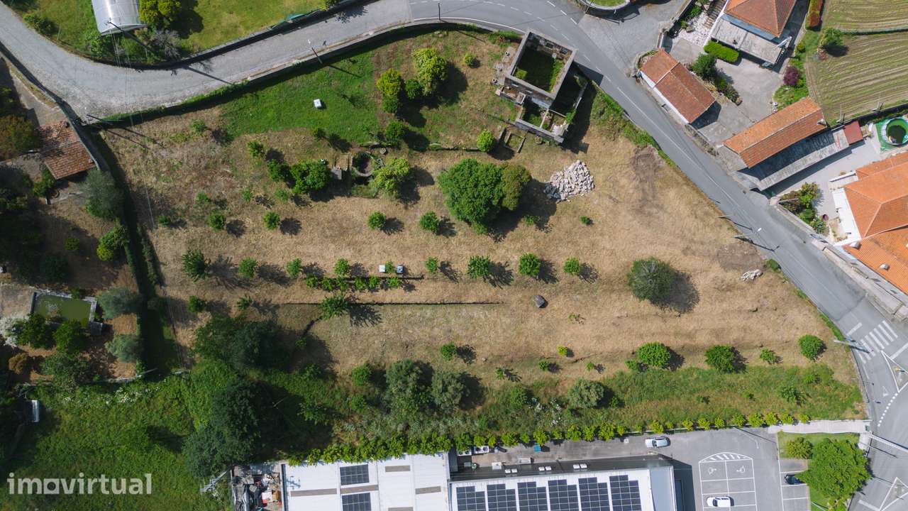 Terreno 6.362 m² | Projeto 7 Moradias c/ Piscina | Durrães · Barcelos - Grande imagem: 2/7