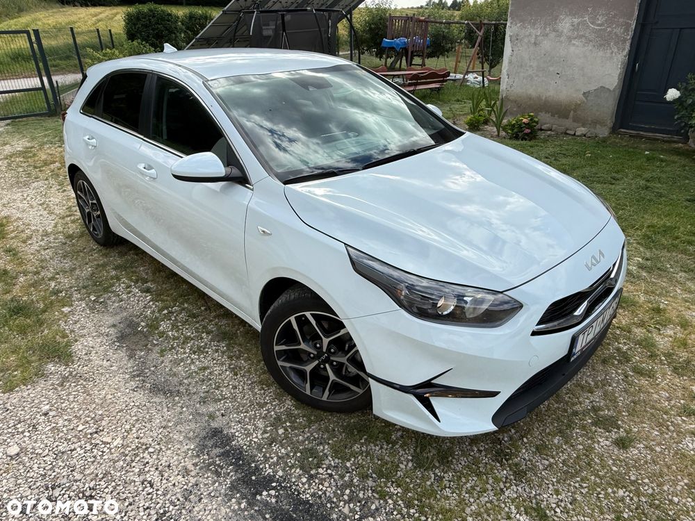 Kia Ceed - 32
