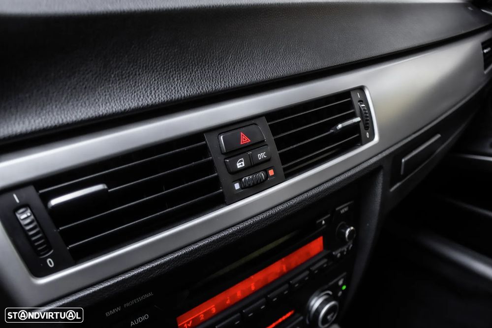 BMW 318 d LifeStyle - 14
