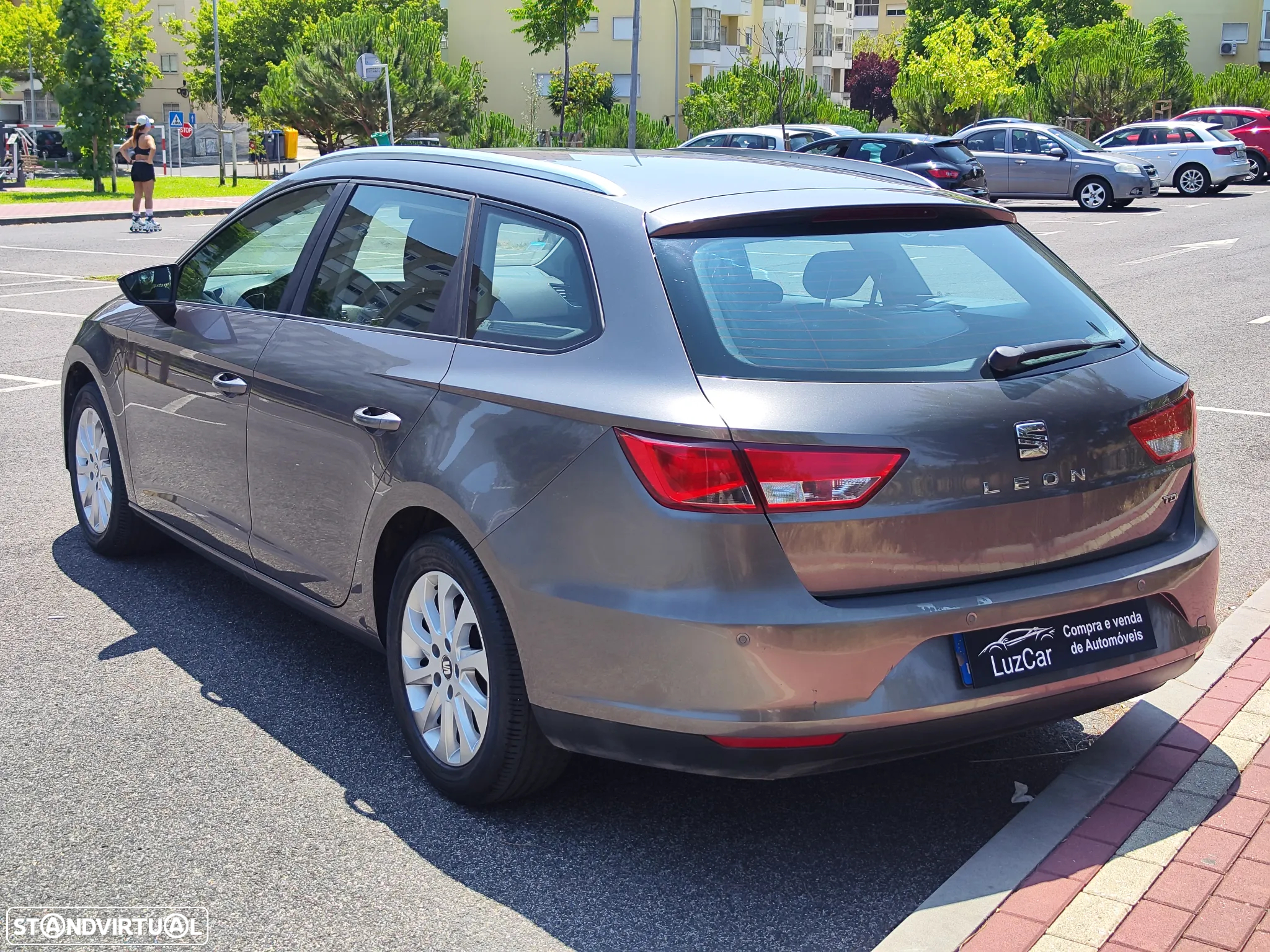 SEAT Leon ST 1.6 TDI Reference Ecomotive - 10
