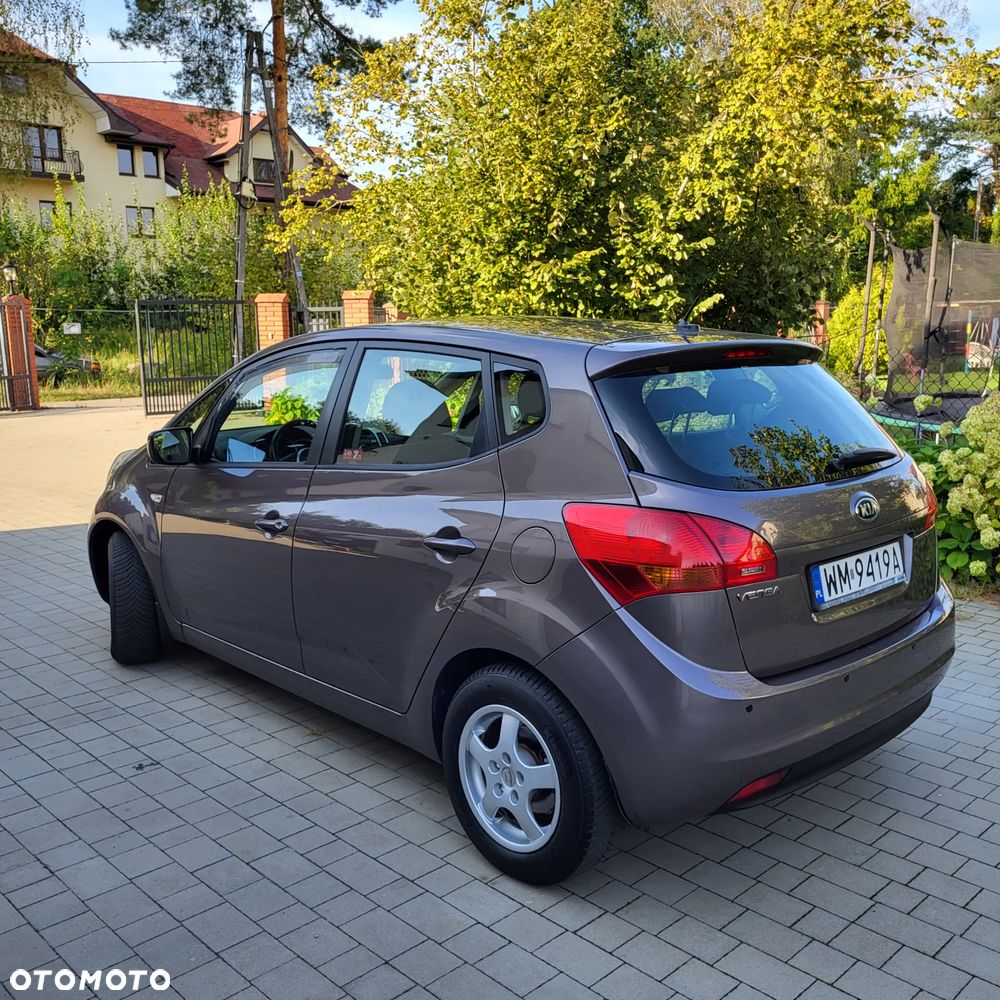 Kia Venga 1.6 L - 7