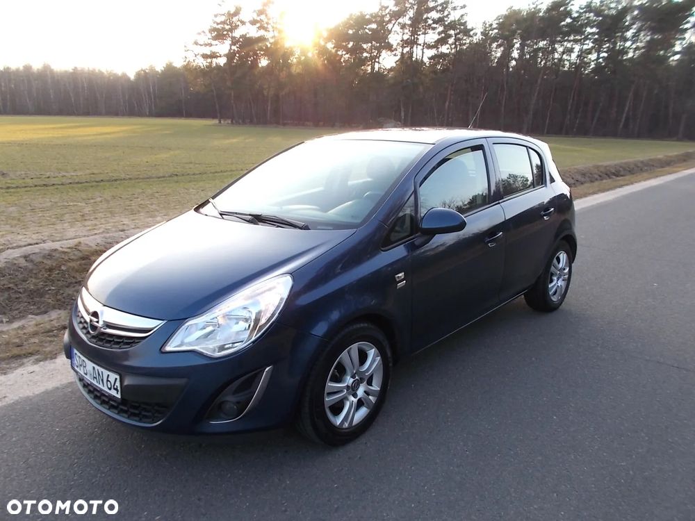 Opel Corsa 1.2 16V Cosmo - 2