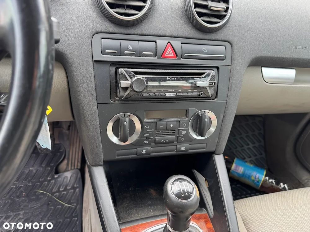 Audi A3 Sportback 1.6 FSI Ambiente - 10