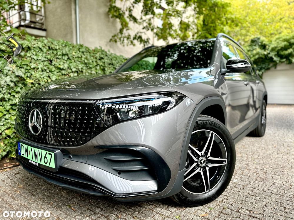 Mercedes-Benz EQB 250 70.5kWh AMG Line 7os
