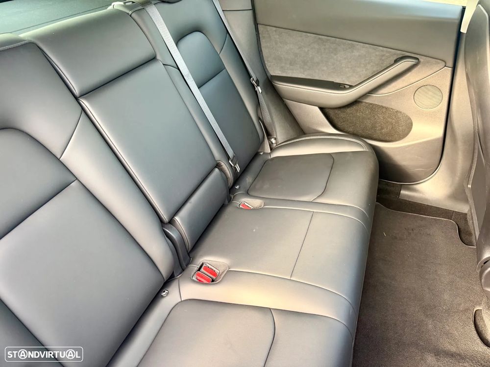Tesla Model Y RWD - 13