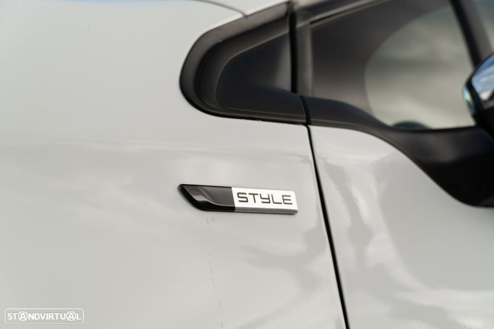 Peugeot 2008 1.6 BlueHDi Style - 22