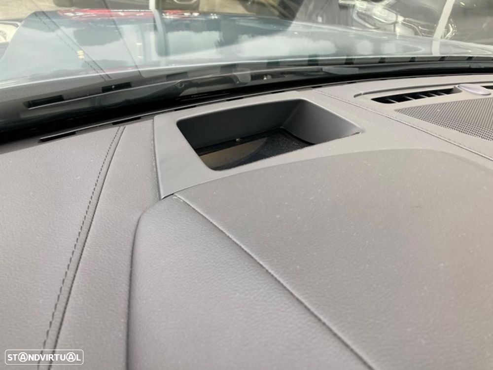 Volvo V90 2.0 T6 PHEV R-Design AWD - 38