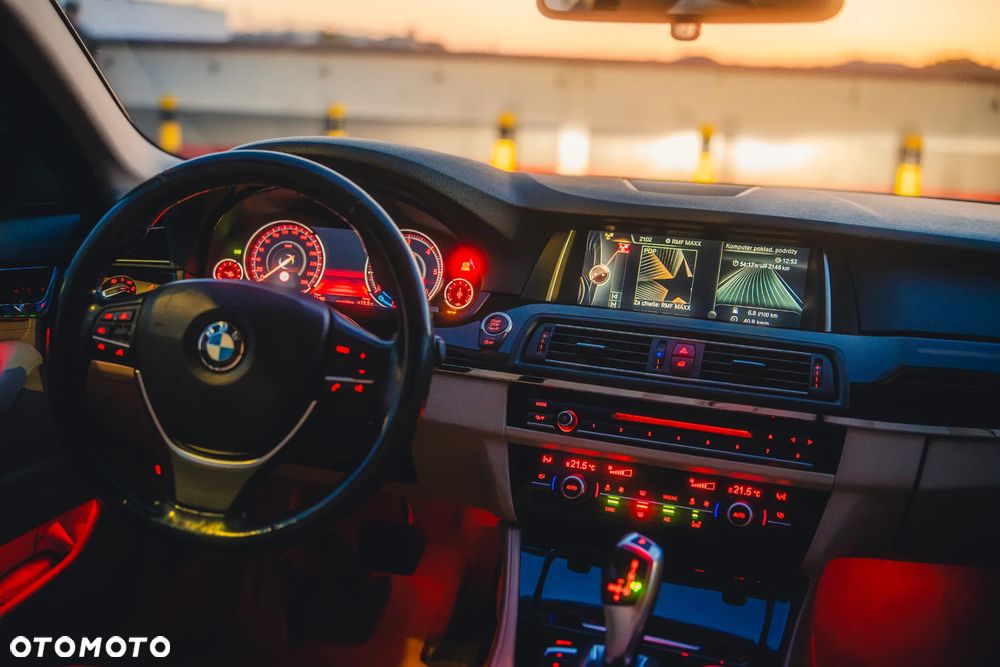 BMW Seria 5 520d xDrive Luxury Line - 16