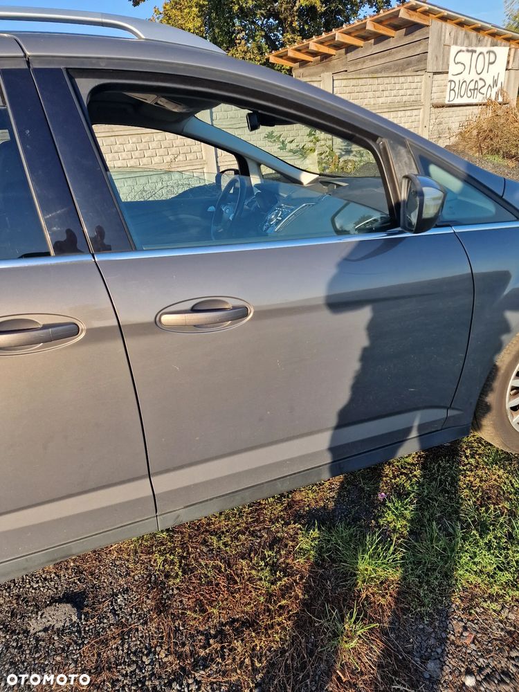 Drzwi  prawy  przód  ford  c-max  mk2  w  kolorze  VA - 1