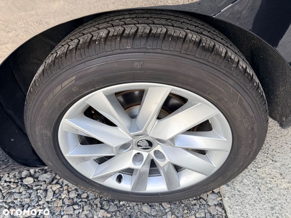 Skoda Superb 2.0 TDI Premium Edition - 17