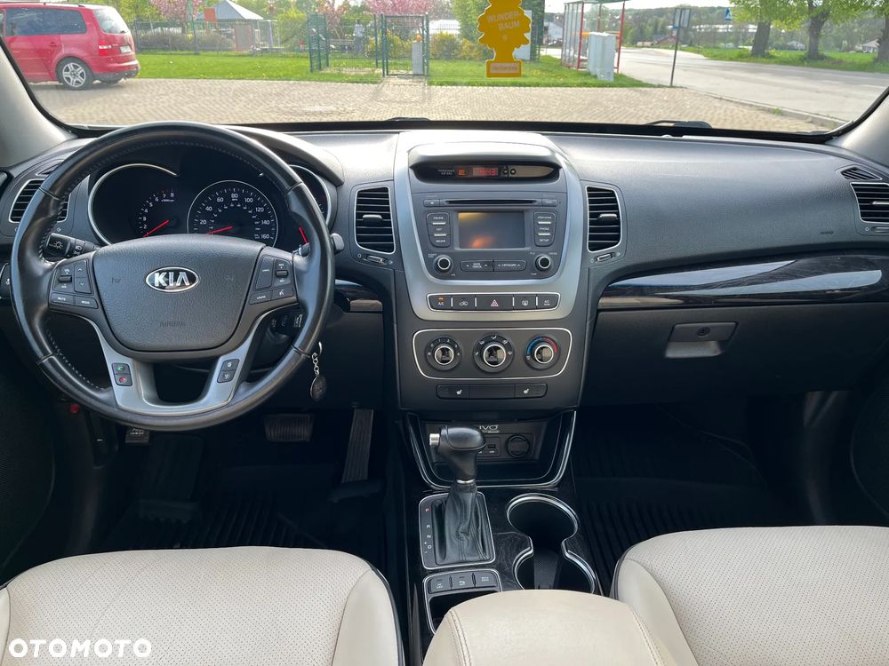 Kia Sorento - 12
