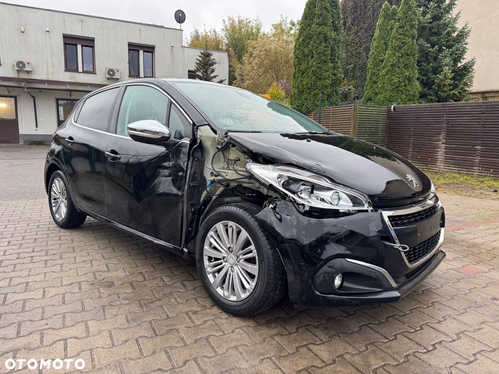 Peugeot 208 1.6 BlueHDi Allure S&S - 6