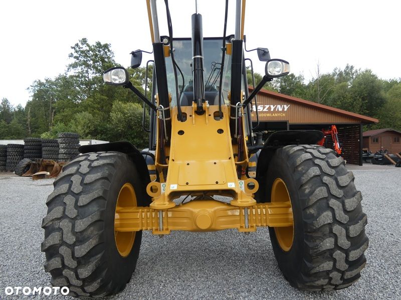 Caterpillar CAT 908M z Niemiec / Tylko 2.855mtg serwisowany / - 32