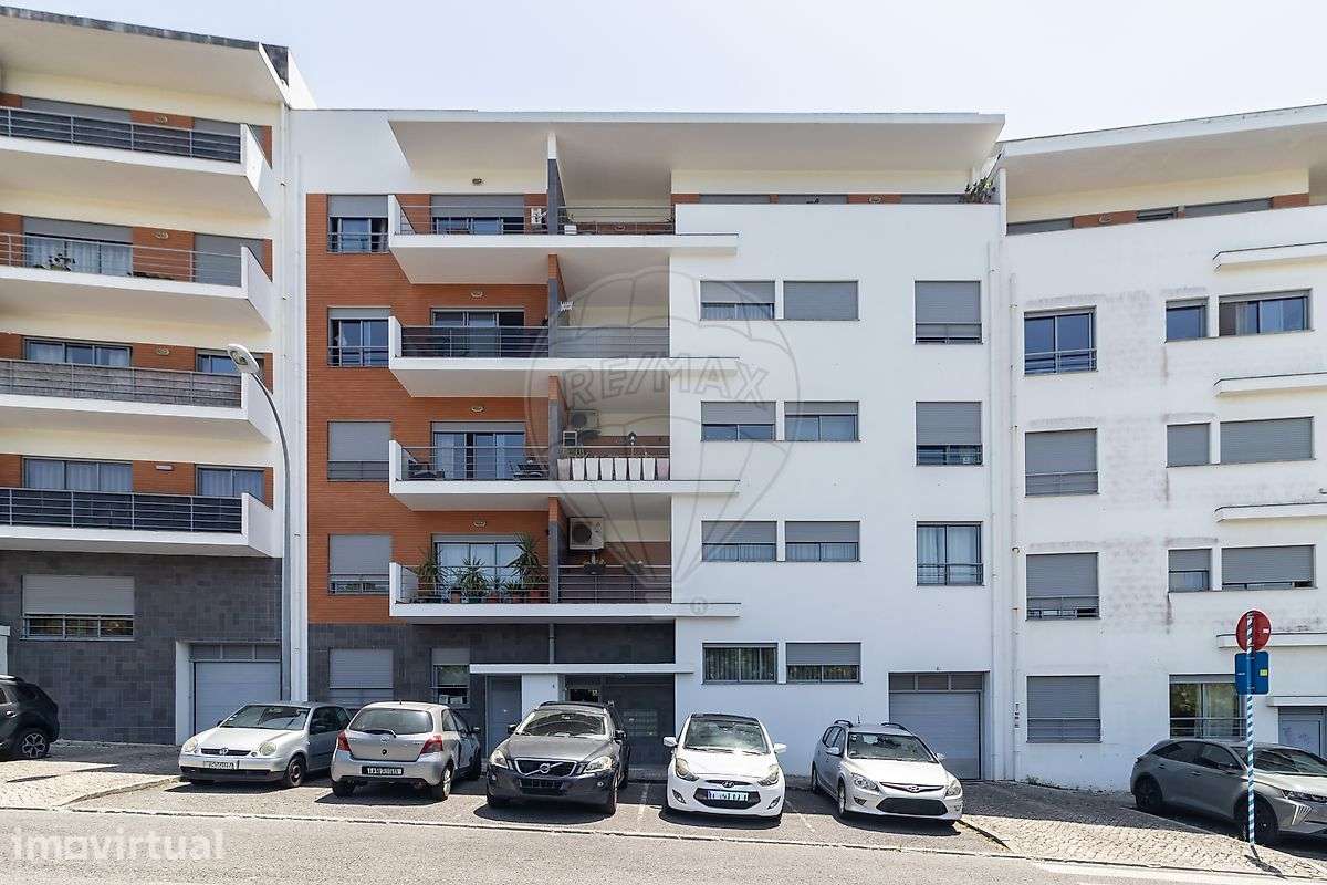 Apartamento T2 para arrendamento - Grande imagem: 2/42