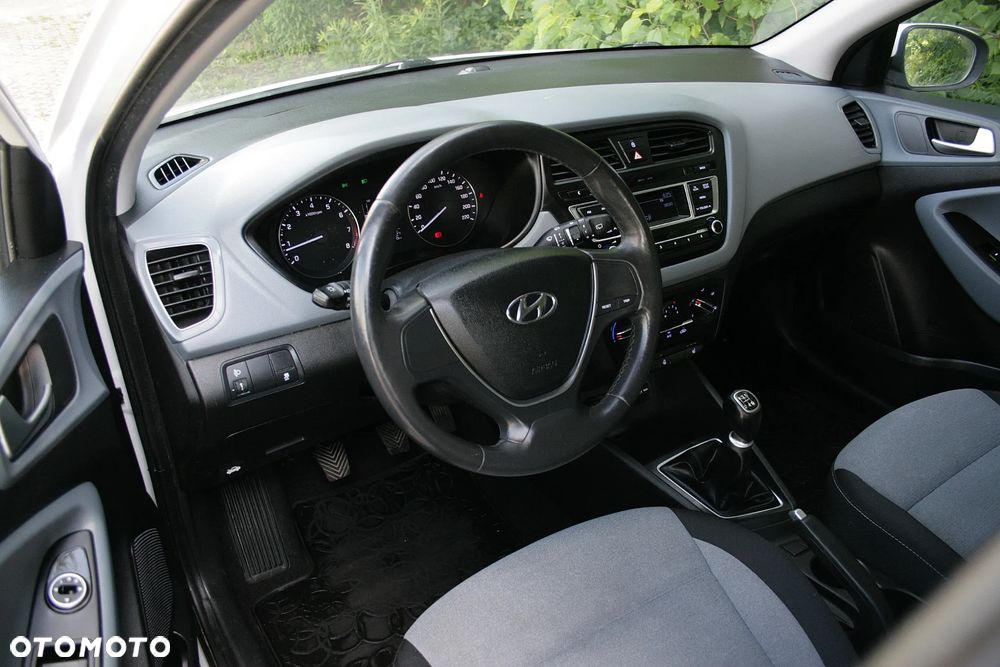 Hyundai i20 - 13