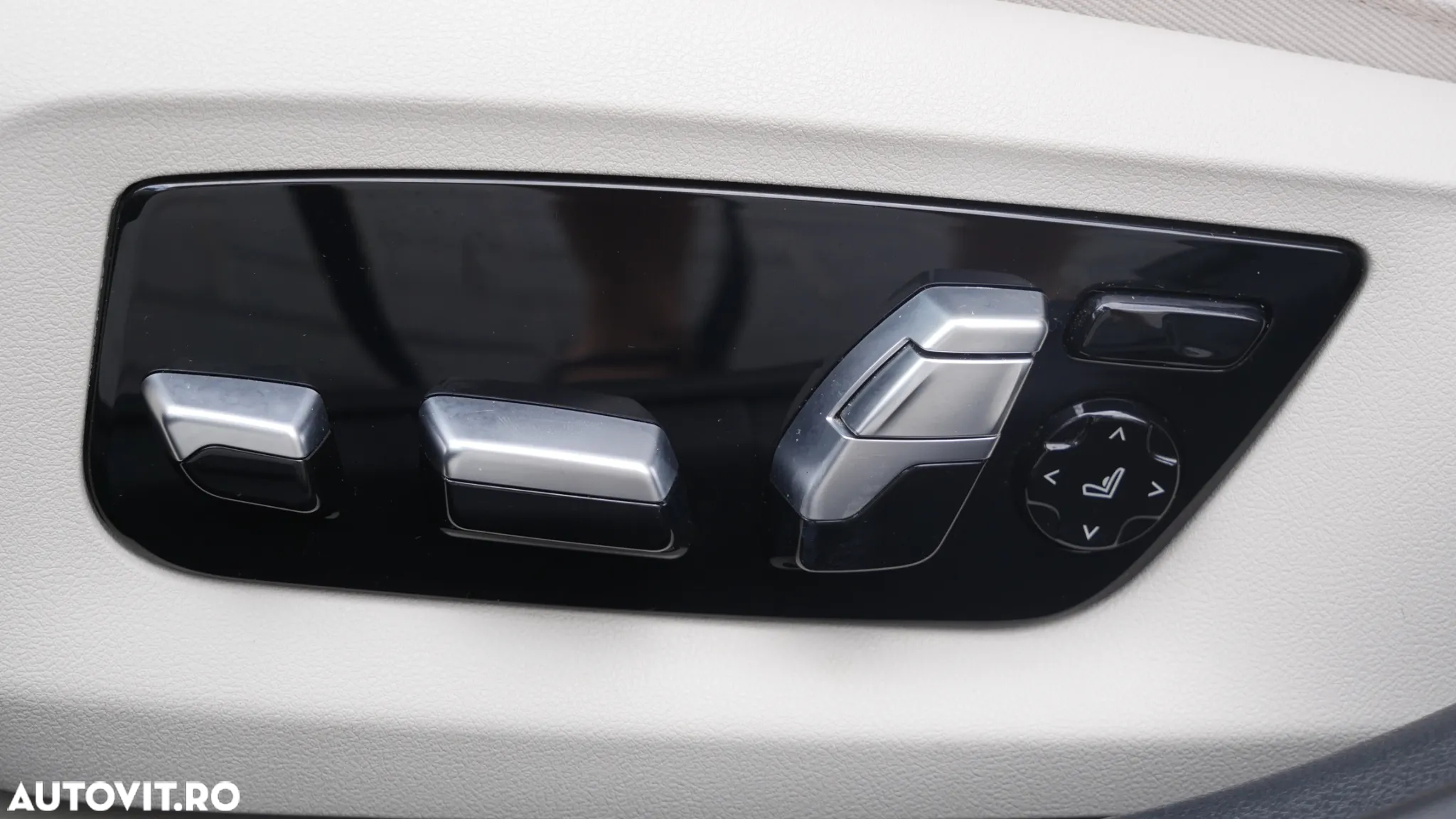 BMW Seria 5 530i Aut. Luxury Line - 16